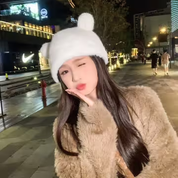 毛絨小熊×毛帽×米白