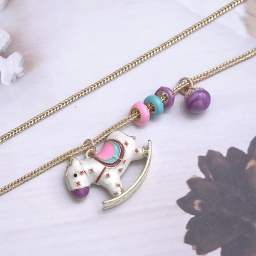 童趣彩色木馬×鎖骨項鍊.avif
