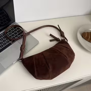 復古牛角包仿麂皮×斜背包×深咖