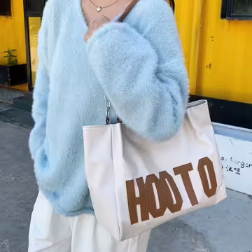 HOOTO字母皮革包×肩背包×白底咖字