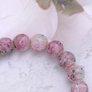 紅櫻綠柳琉璃珠×固定式串珠手鍊.avif