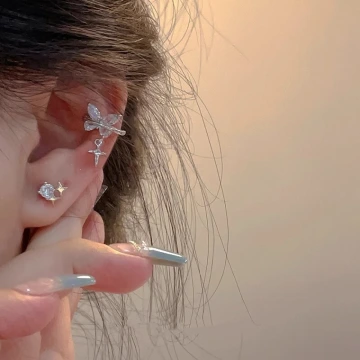 蝴蝶十字光芒×U型耳骨夾.avif