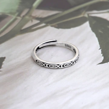 925銀飾×簡約磨砂愛心×鎖骨項鍊 .avif