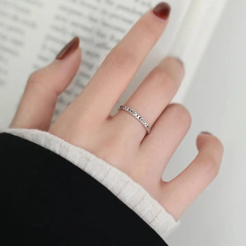 925銀飾×簡約磨砂愛心×鎖骨項鍊 .avif