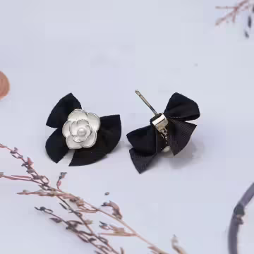 黑色領結山茶花×吊墜耳環