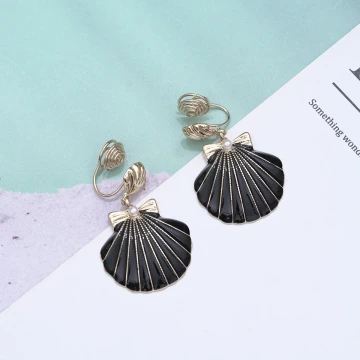 黑色貝殼珍珠×吊墜耳環.avif