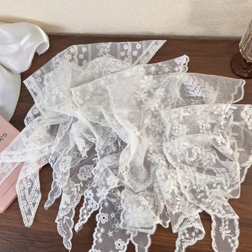 花團錦簇×純白蕾絲×三角頭巾.avif