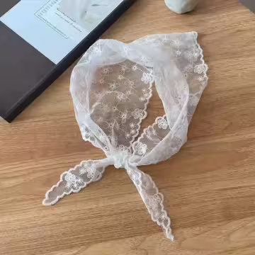 花團錦簇×純白蕾絲×三角頭巾