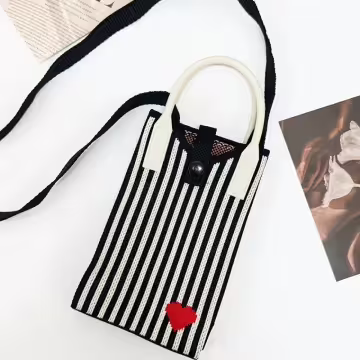 黑條紋小紅心&times;針織&times;斜背包