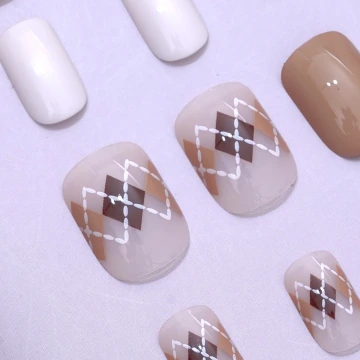 學院風奶茶菱紋亮面×穿戴式手指甲片×二十四入.avif