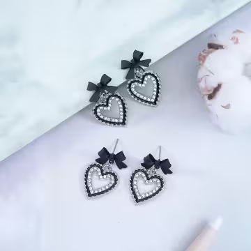 甜酷黑蝴蝶結愛心&times;蚊香盤U型耳夾