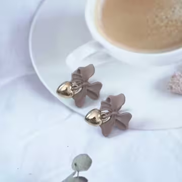 棕咖領結金色愛心&times;蚊香盤U型耳夾