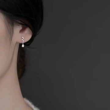 925銀針×旋轉線條晶鑽×耳針.avif