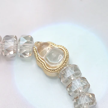 小白花草莓晶琉璃&times;固定式串珠手鍊.avif