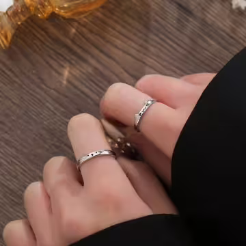 貓狗貼貼×情侶對戒