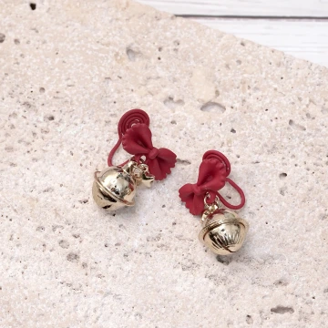 紅色花瓣裙&times;吊墜耳環.avif