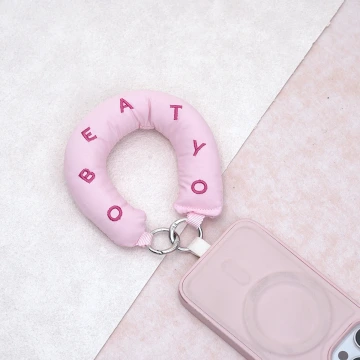 多巴胺澎澎棉字母&times;手機腕帶掛繩&times;粉紅.avif