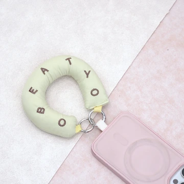 多巴胺澎澎棉字母&times;手機腕帶掛繩&times;綠色.avif