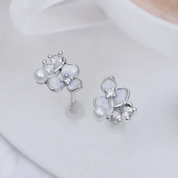 925銀針&times;小巧領結珍珠&times;耳環.avif