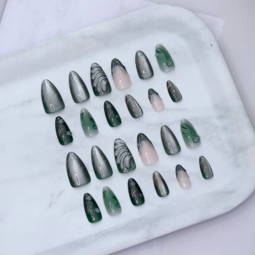 貓眼線條愛心亮面&times;穿戴式手指甲片&times;二十四入.avif
