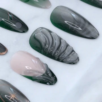 貓眼線條愛心亮面&times;穿戴式手指甲片&times;二十四入.avif