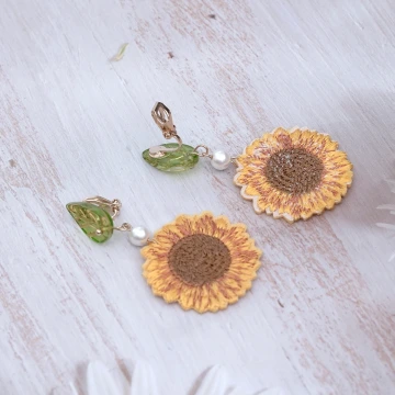 超長飄逸薄紗蝴蝶&times;螺旋耳夾.avif