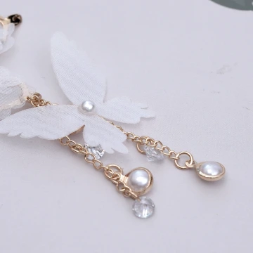 金蝴蝶&times;U型耳骨夾.avif