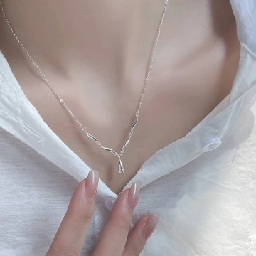 925銀飾&times;微笑曲線&times;鎖骨項鍊.avif
