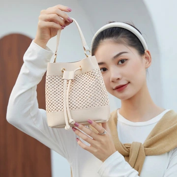 波浪針織水桶包&times;束口斜背包&times;棕咖.avif