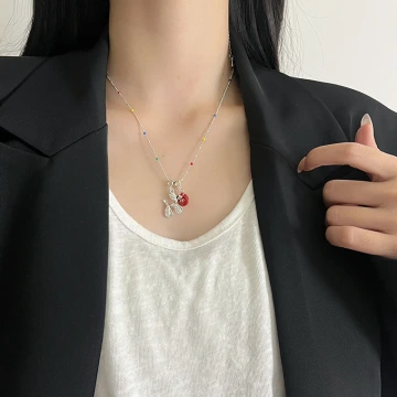 紅運飛馬&times;鎖骨項鍊.avif