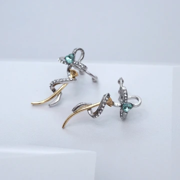 925銀飾&times;蝴蝶結圓珠&times;雙層手鍊.avif