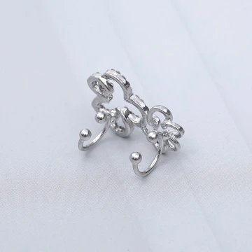 梅映紅扇&times;不對稱吊墜耳環.avif