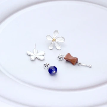 小清新黃雛菊&times;不對稱吊墜耳環.avif