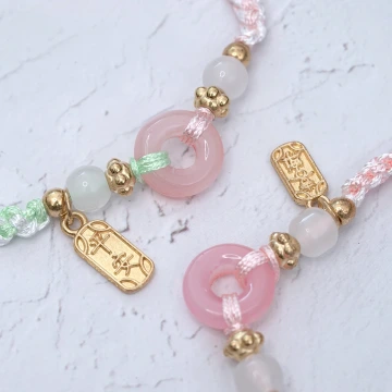 三顆小綠珍珠&times;手鍊.avif