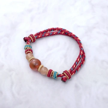 古銅錢&times;紅繩手鍊.avif